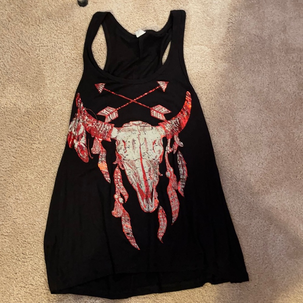Black flow tank top.